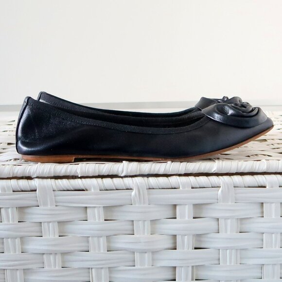 Saks Fifth Avenue Black Leather Rose Ballet Flats Slip-on Office Party Shoes 7.5 - Picture 13 of 16